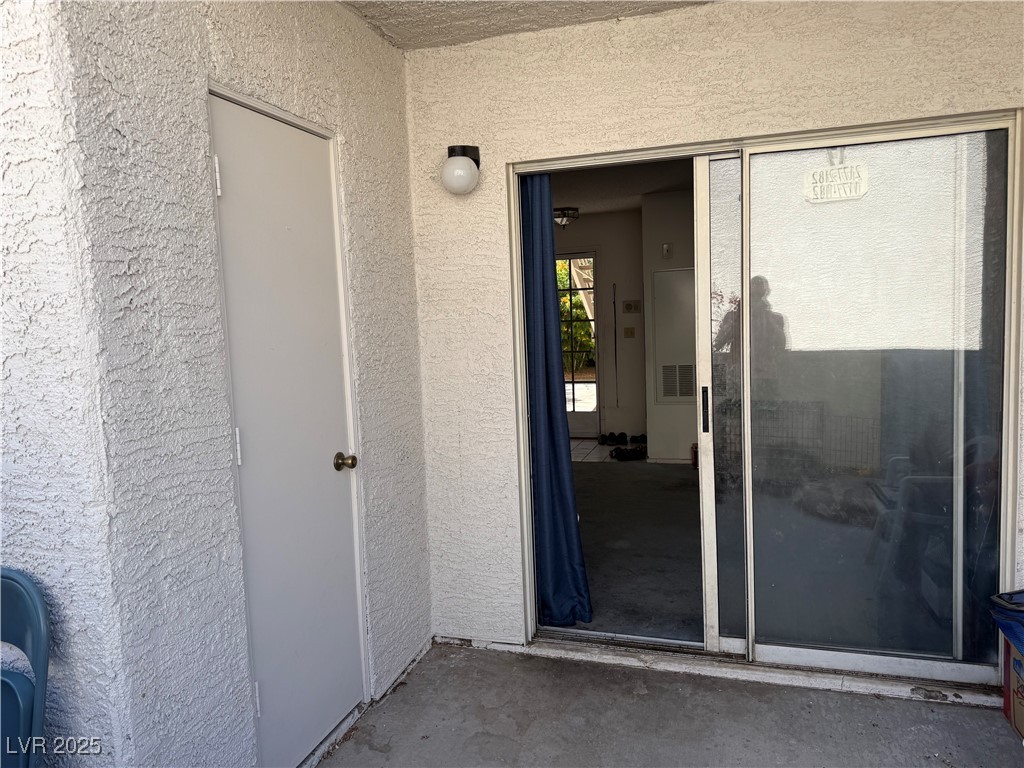 3150 Soft Breezes Drive 1192 Property Photo 4
