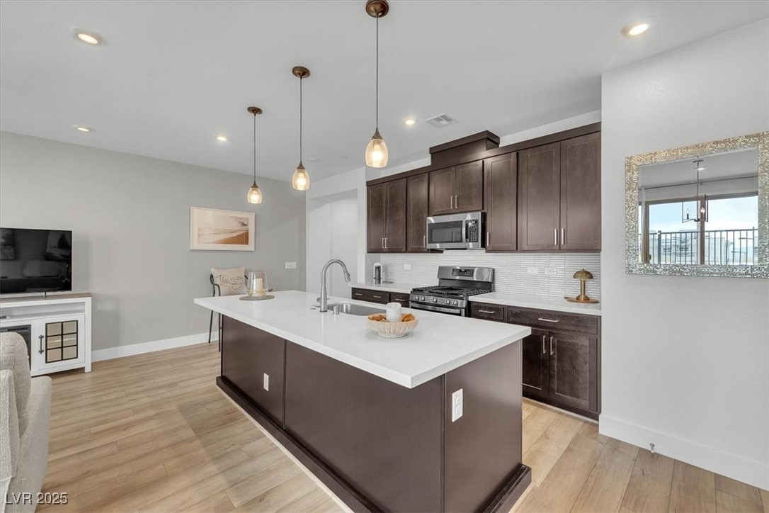752 Echelon Street Property Photo 9