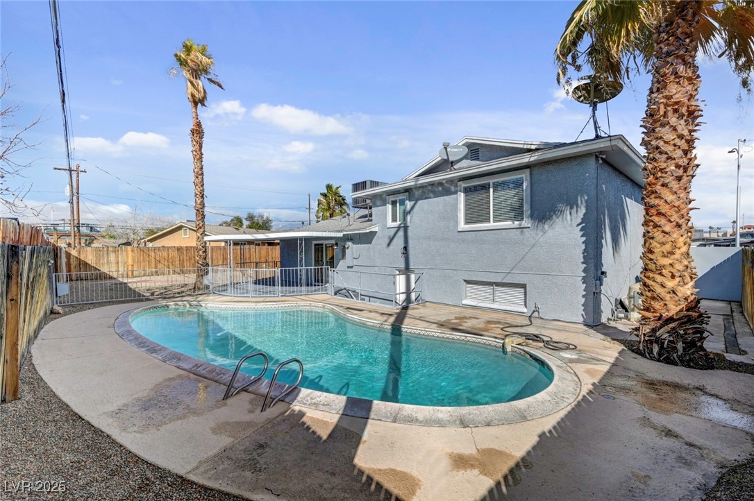 6121 Edgewood Circle