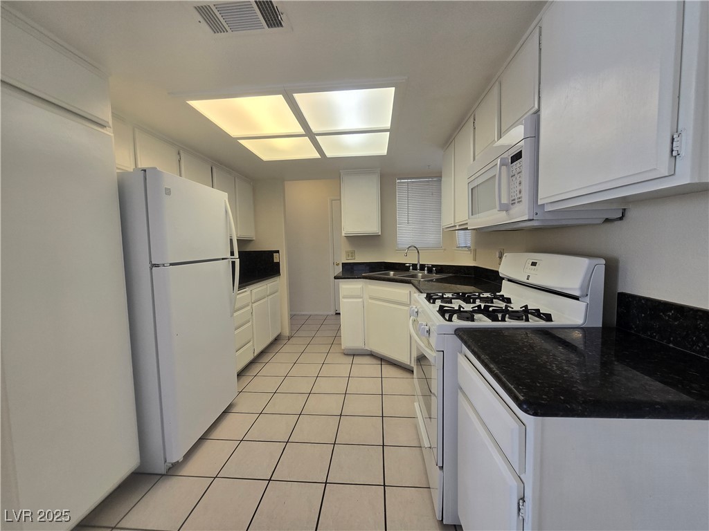 725 Brick Drive Property Photo 4