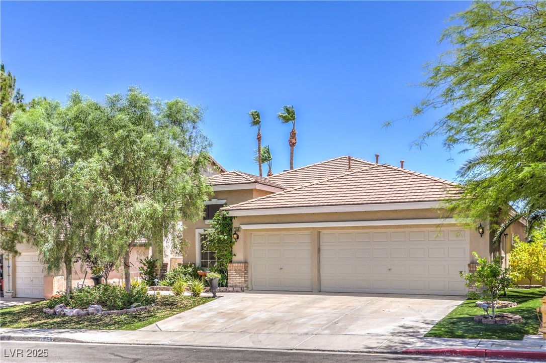 1869 Desert Forest Way Property Photo 3