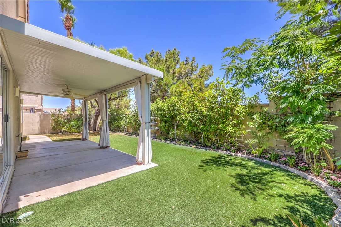 1869 Desert Forest Way Property Photo 35
