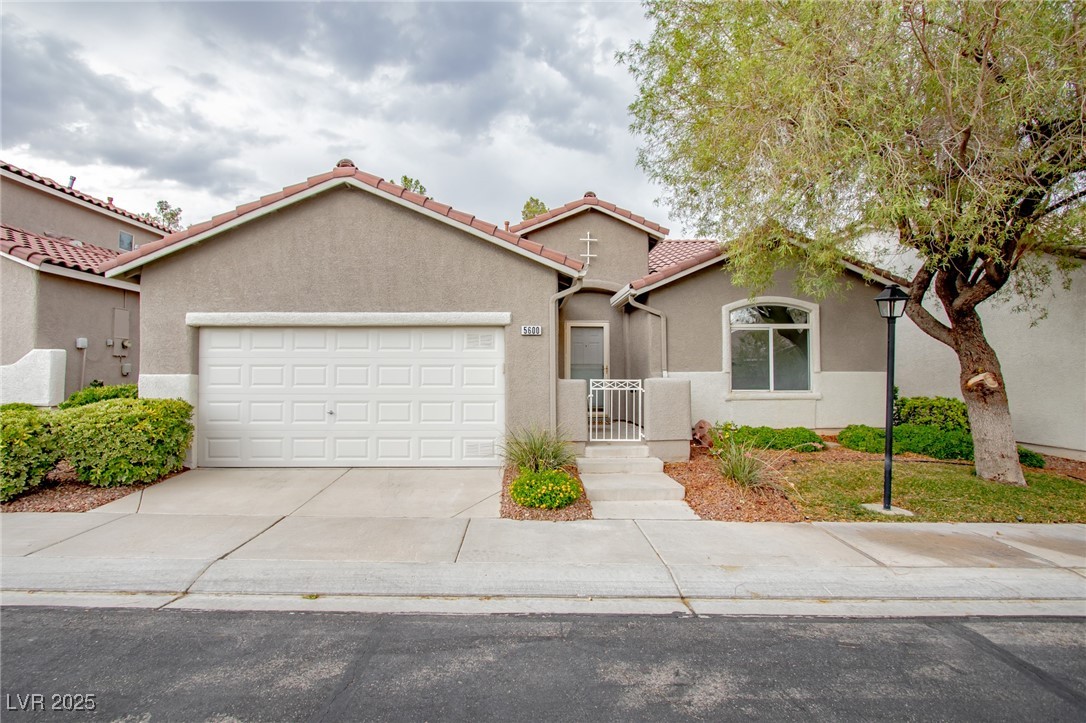 5600 Nimes Avenue Property Photo 2