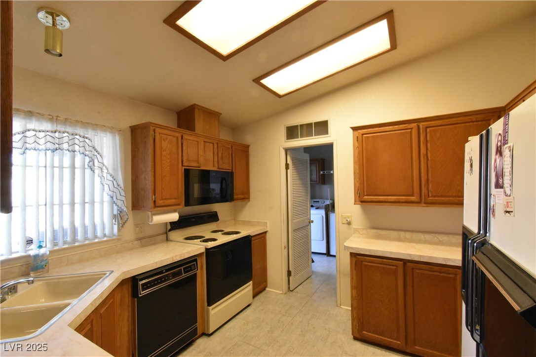 4650 East Twain Avenue Property Photo 12
