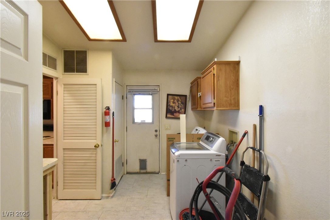 4650 East Twain Avenue Property Photo 28