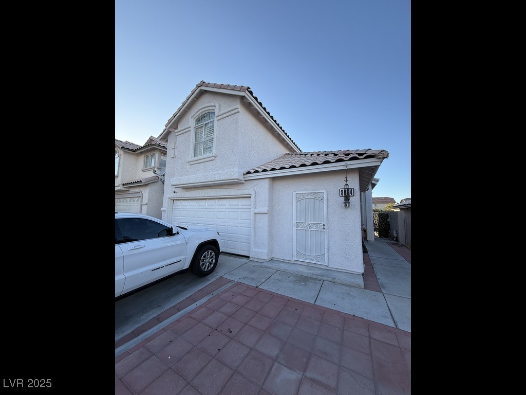 8064 Kentshire Drive Property Photo 1