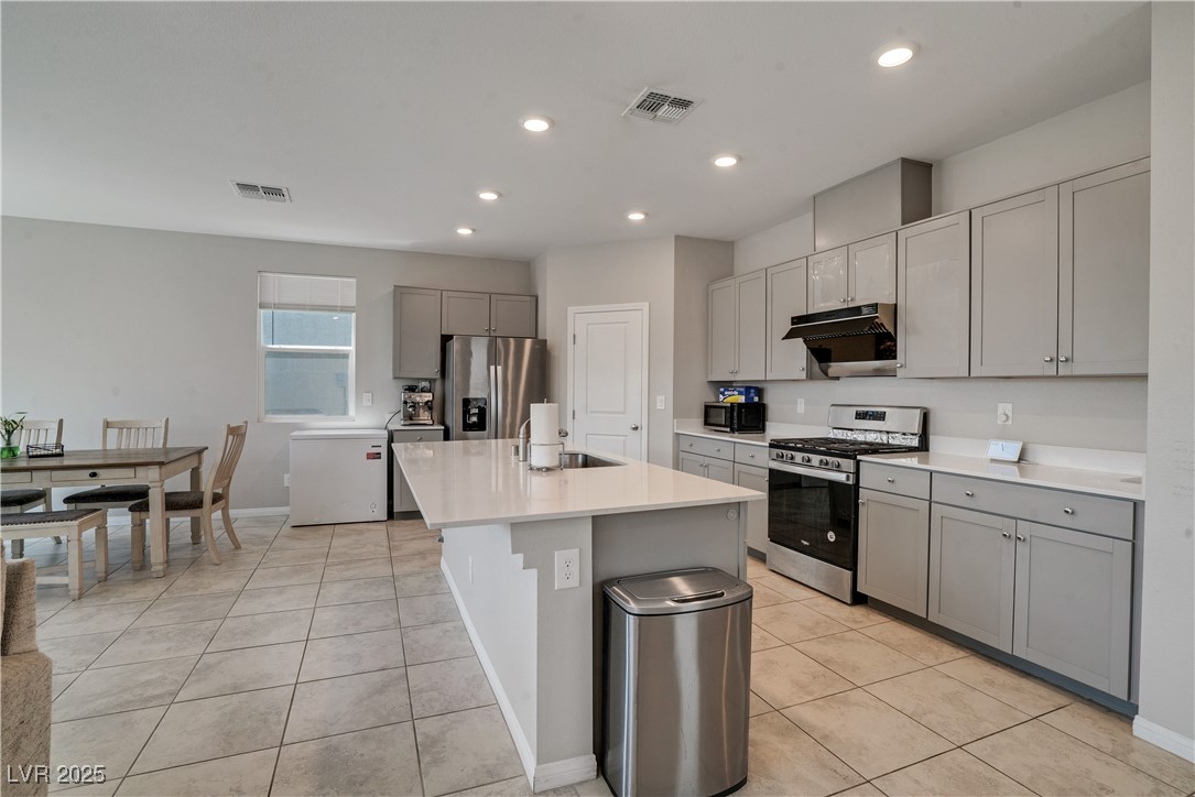 10630 Adobe Ranch Street Property Photo 4