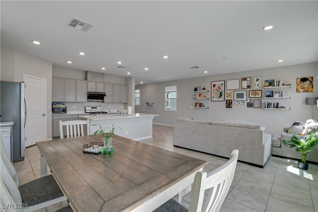 10630 Adobe Ranch Street Property Photo 6