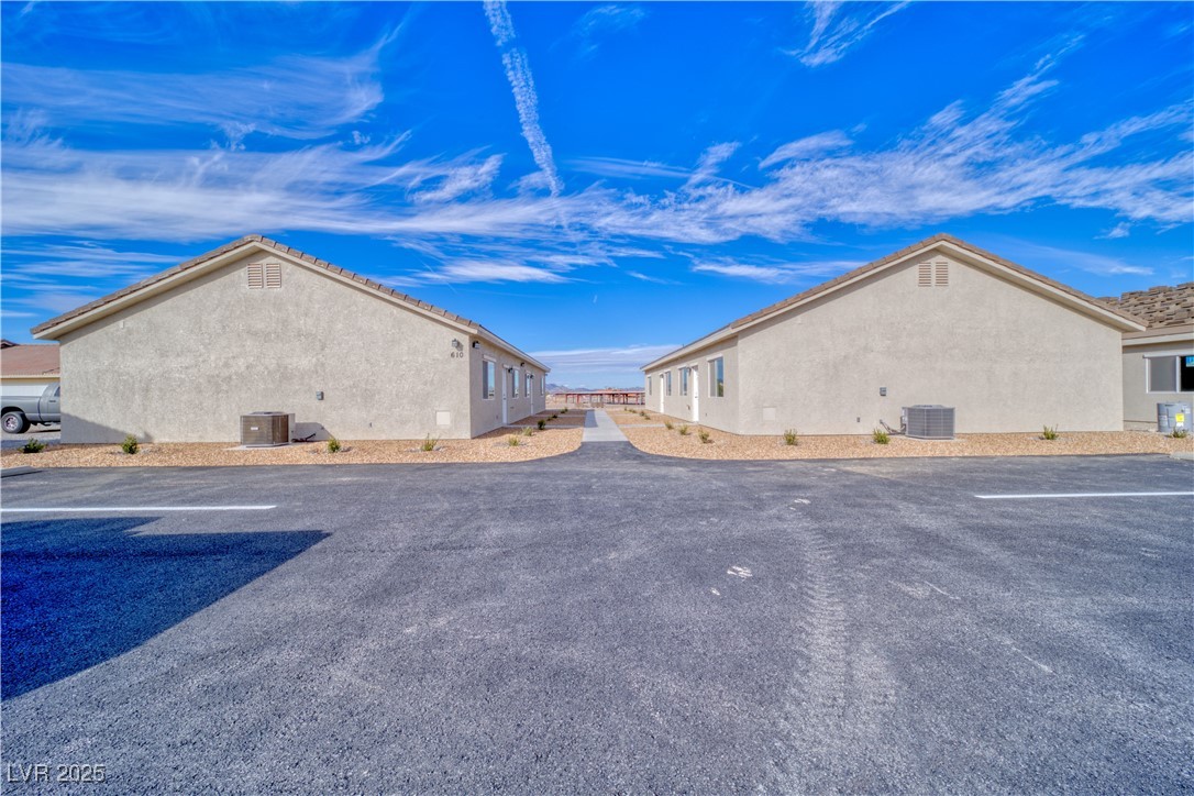 610 San Lorenzo #4 Property Photo 1