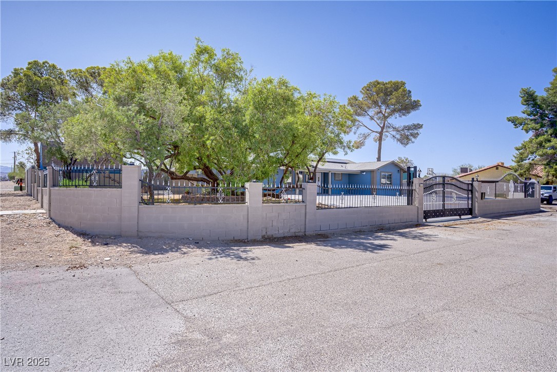 4490 West Warm Springs Road Property Photo 2
