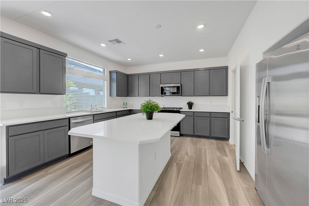 629 Soaring Wings Avenue Property Photo 16