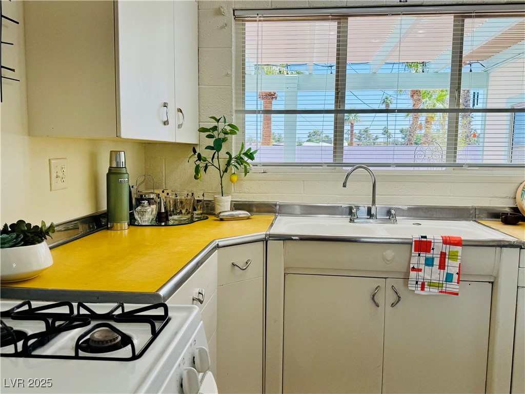 1610 Exley Avenue Property Photo 1