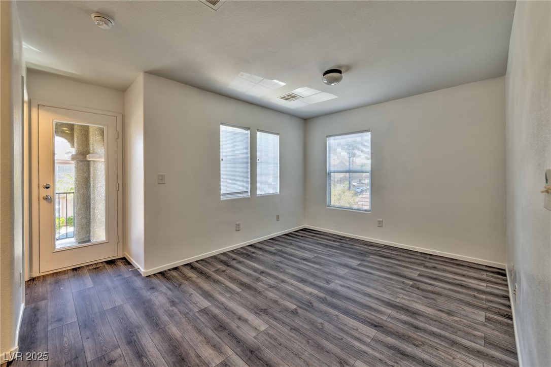 577 Lapford Street Property Photo 9