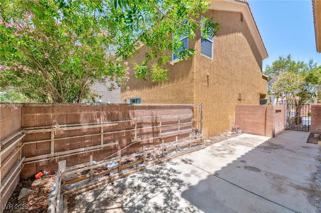 577 Lapford Street Property Photo 15