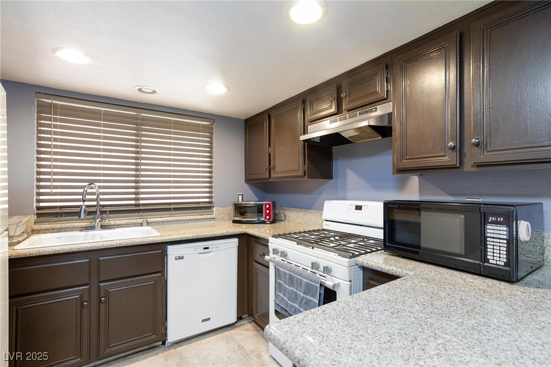 6924 Senton Avenue Property Photo 17
