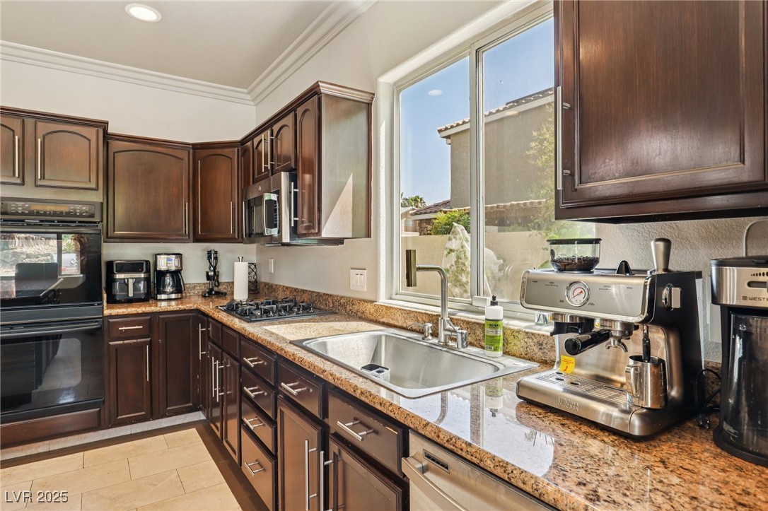 691 Vineland Avenue Property Photo 8