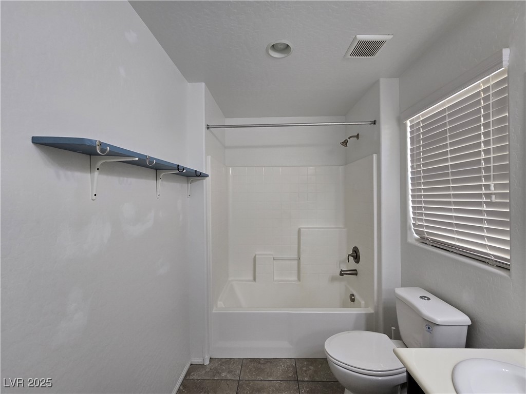 7656 Frenchmans Bay Avenue Property Photo 23