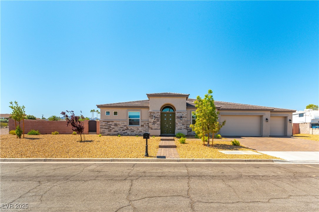 211 East Kimberly Drive Property Photo