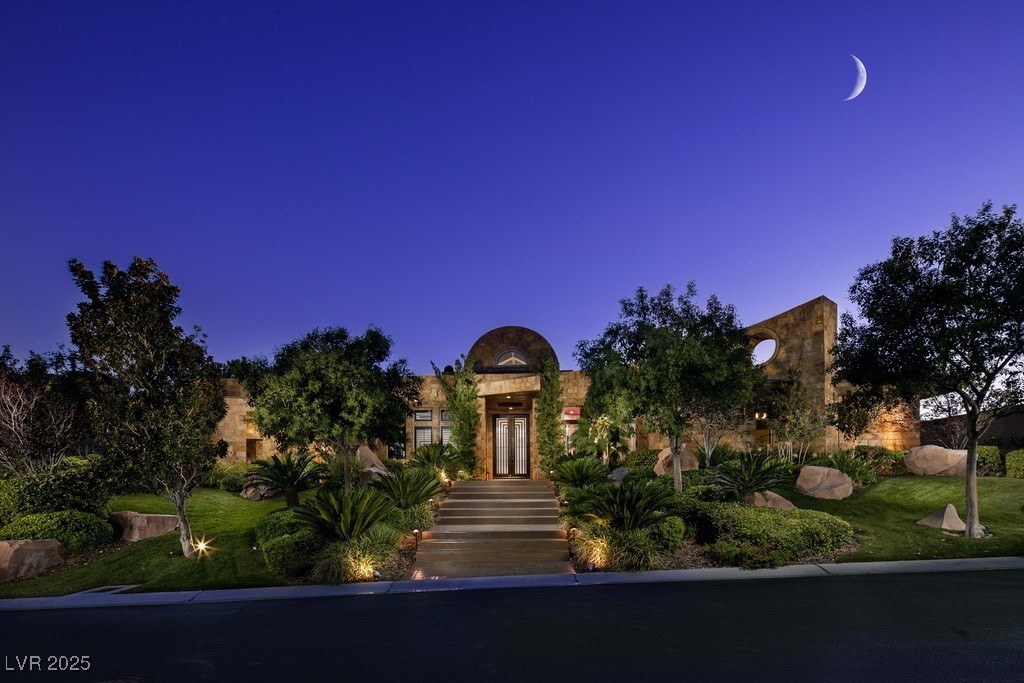 15 Golden Sunray Lane Property Photo