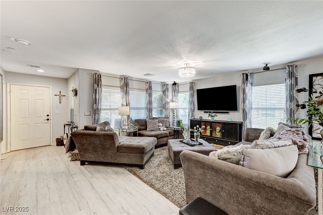2370 Via Firenze Property Photo 4