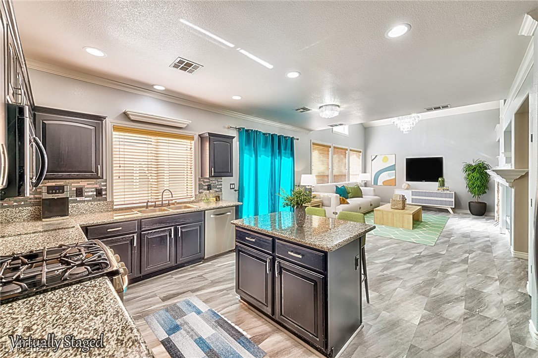 3525 Dover Bay Street Property Photo 9