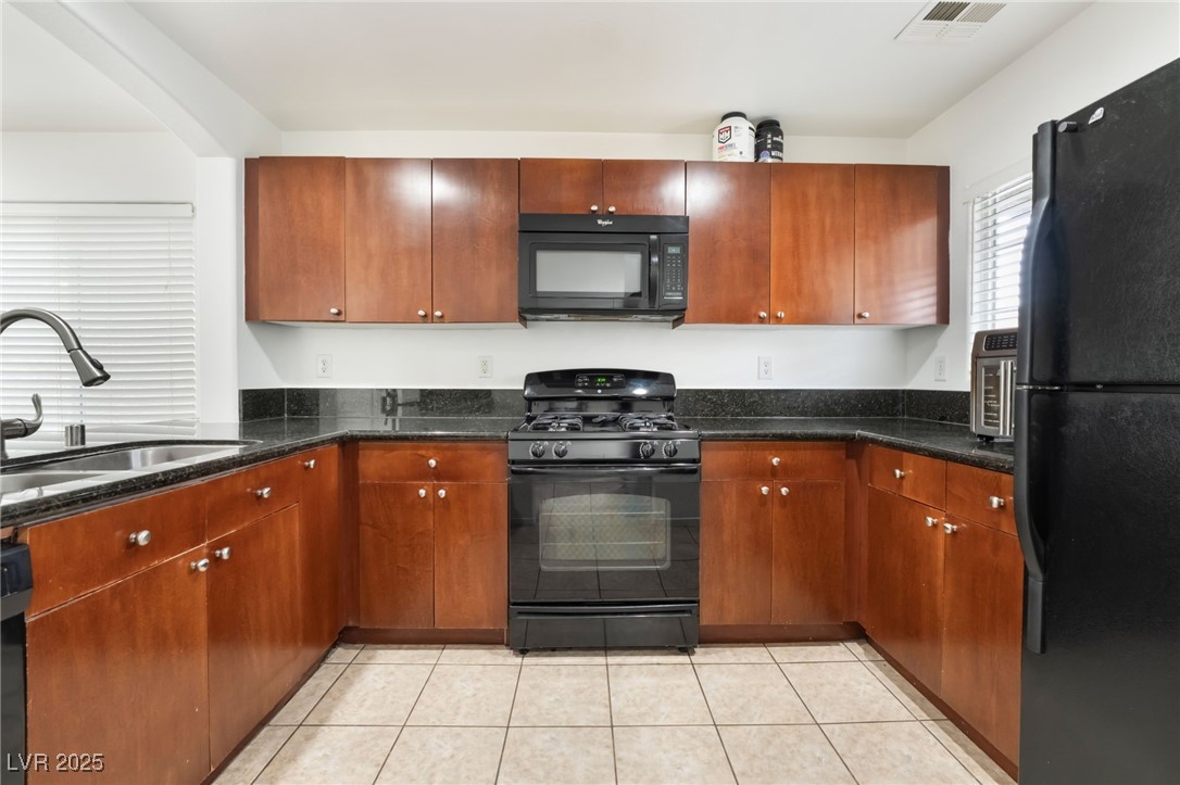 9132 Gabardine Avenue Property Photo 9