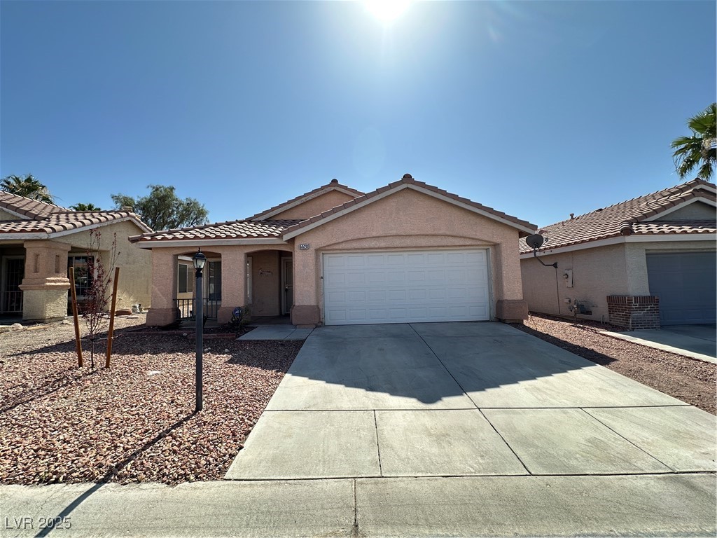5520 Oakwood Ridge Street Property Photo 1
