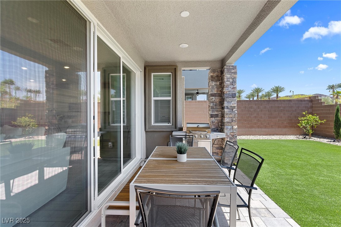 55 Strada Fontana Property Photo 25