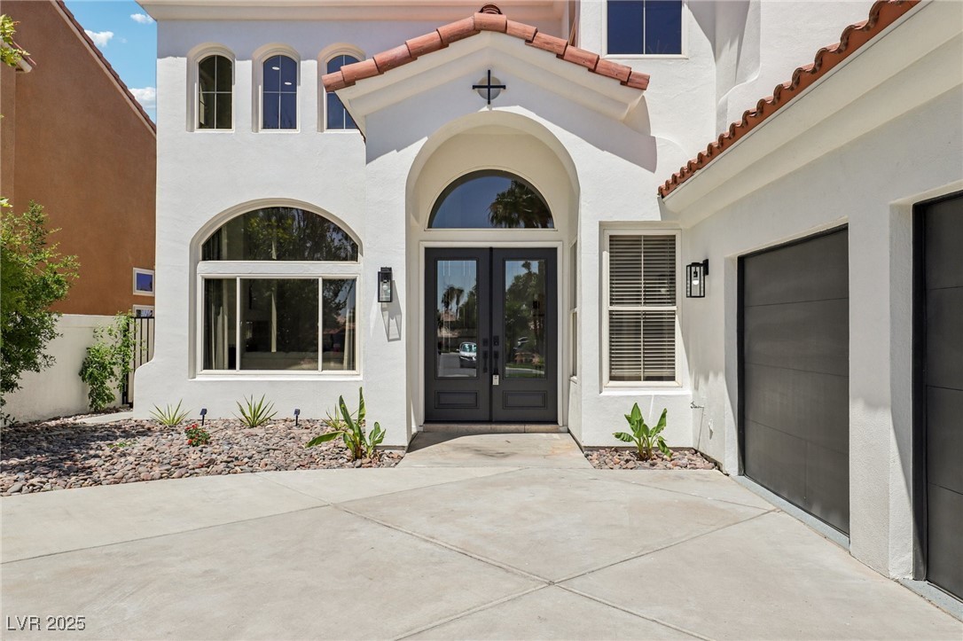 2469 Sun Reef Road Property Photo 3