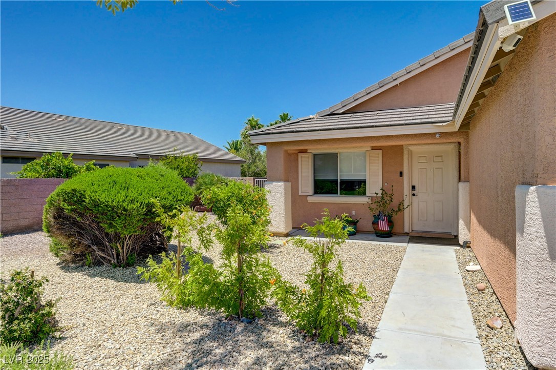 7488 Evening Falls Drive Property Photo 3