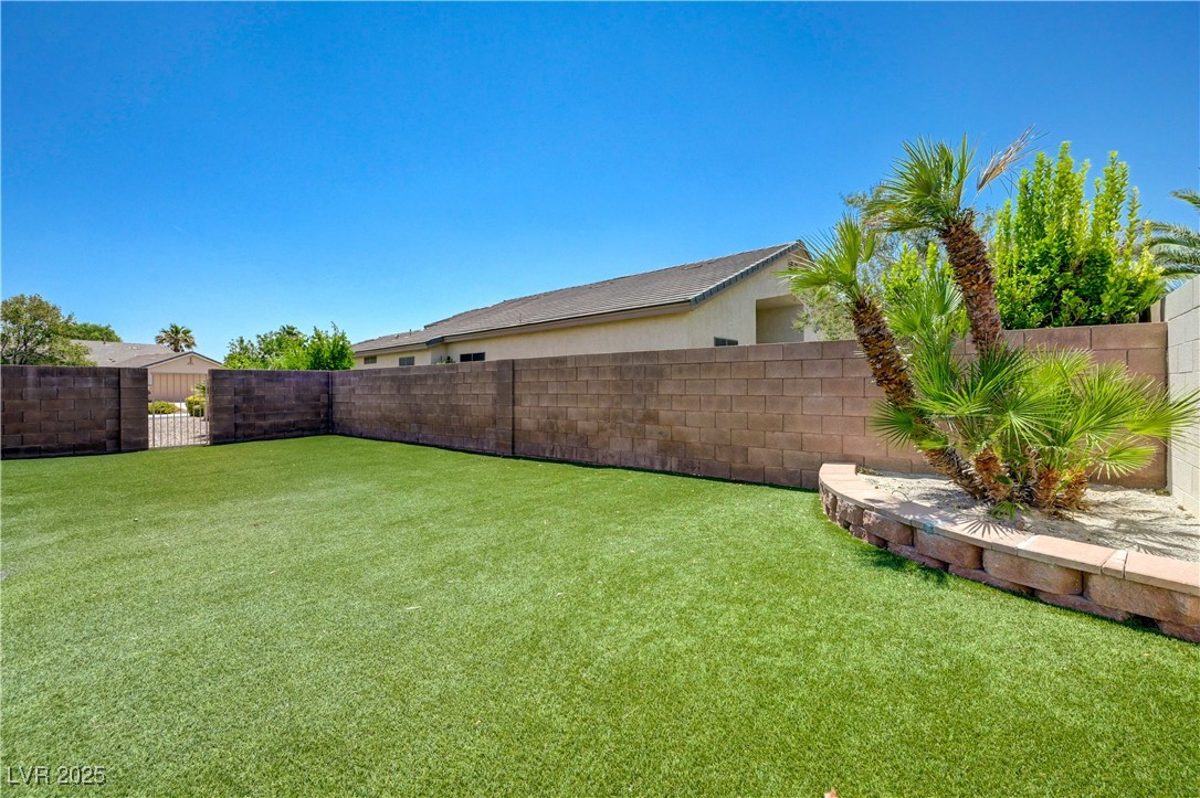 7488 Evening Falls Drive Property Photo 11