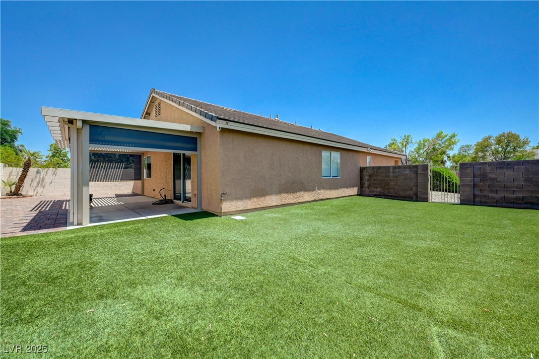 7488 Evening Falls Drive Property Photo 12