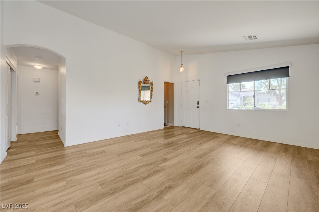 7488 Evening Falls Drive Property Photo 17