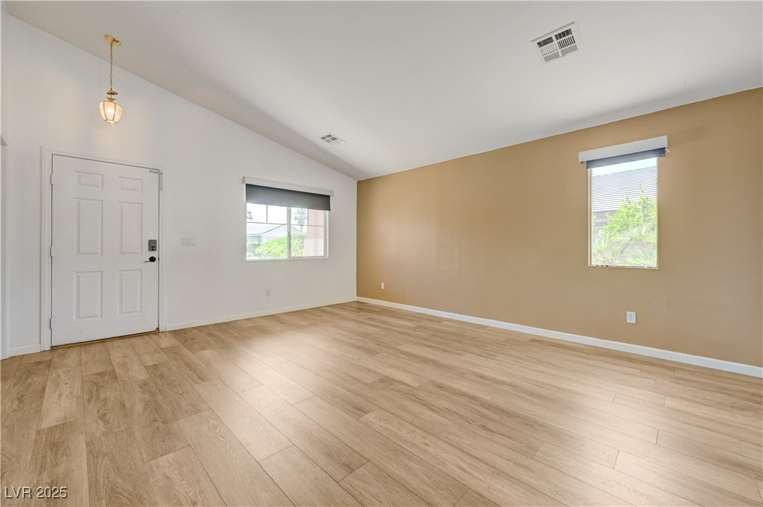 7488 Evening Falls Drive Property Photo 18