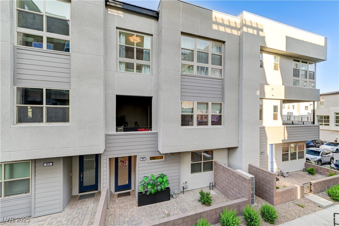 659 Spotted Falcon Street Property Photo 1