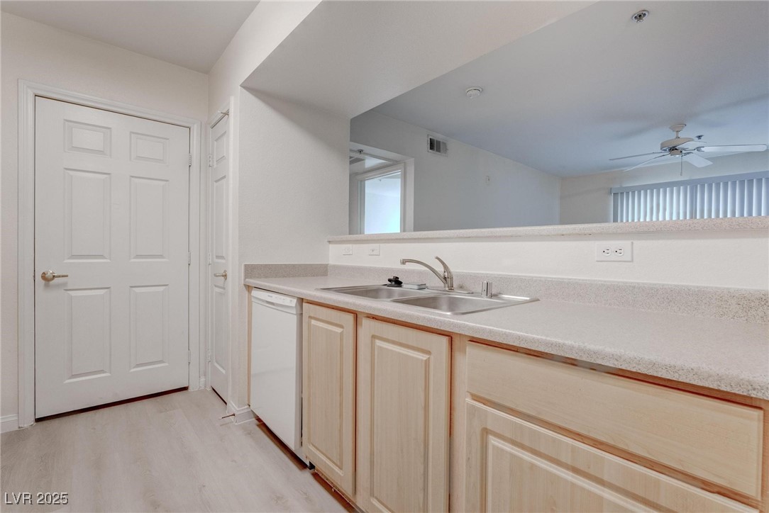 6955 North Durango Drive 3032 Property Photo 10