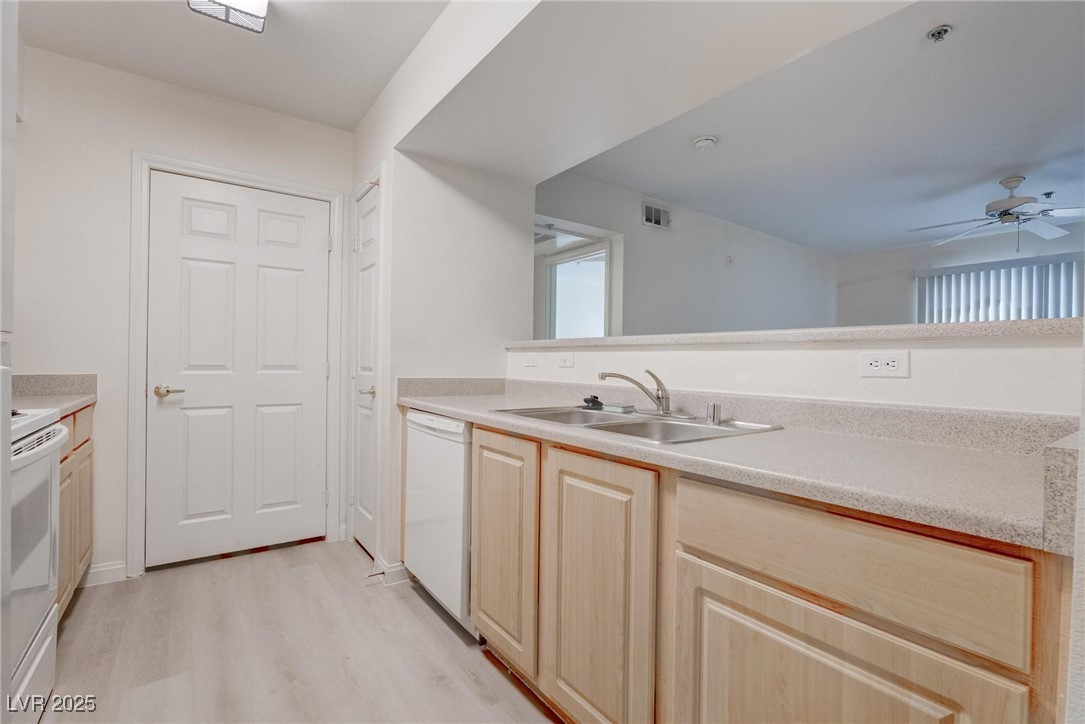 6955 North Durango Drive 3032 Property Photo 12