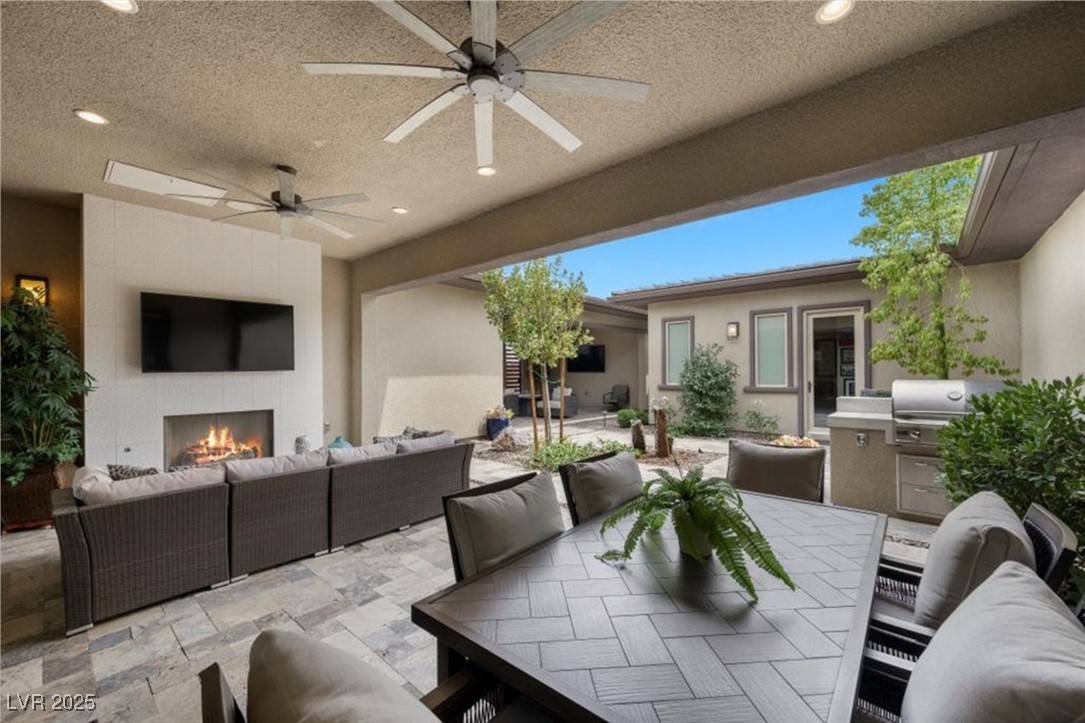 6804 Regency Stone Way Property Photo 3