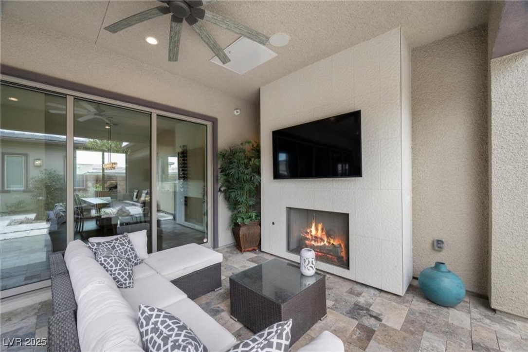 6804 Regency Stone Way Property Photo 4