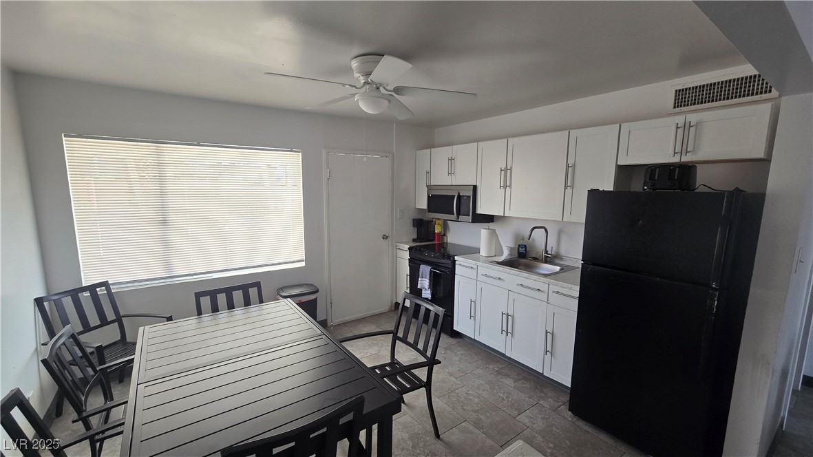 444 East Naples Drive B Property Photo 3