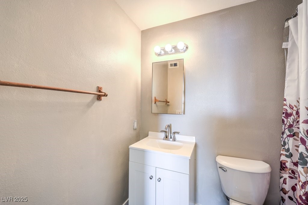 1381 East University Avenue 204 Property Photo 17