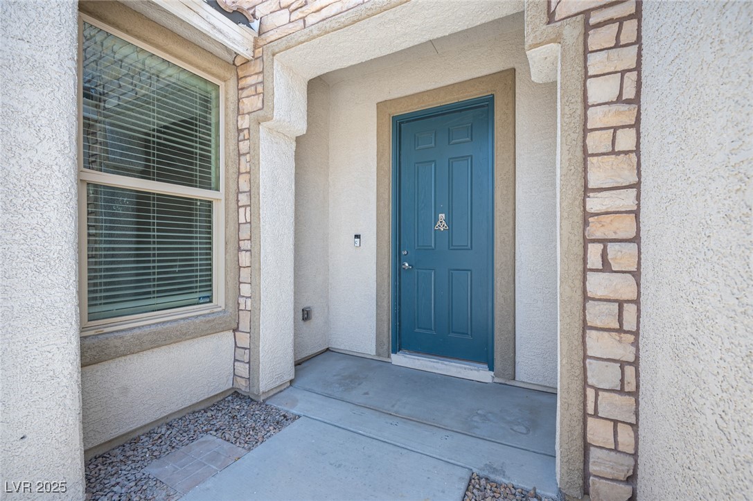 1617 Meadow Bluffs Avenue Property Photo 8