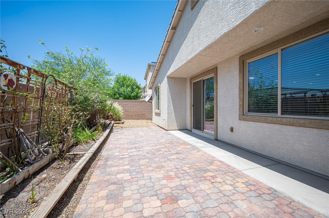 1617 Meadow Bluffs Avenue Property Photo 15