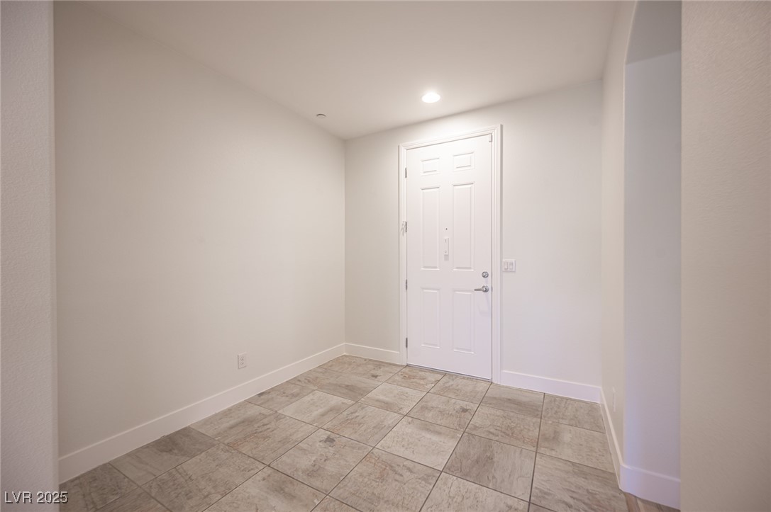 1617 Meadow Bluffs Avenue Property Photo 17