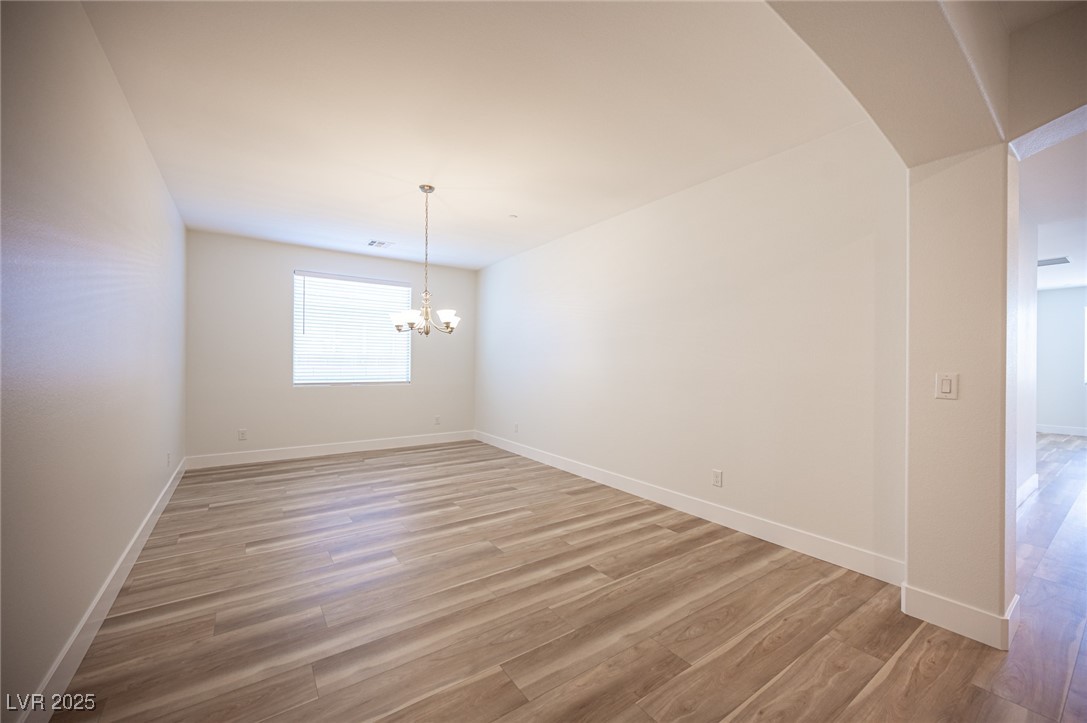 1617 Meadow Bluffs Avenue Property Photo 18