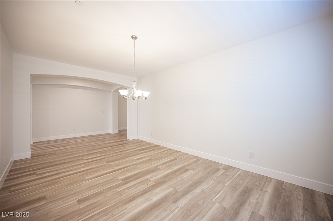 1617 Meadow Bluffs Avenue Property Photo 20