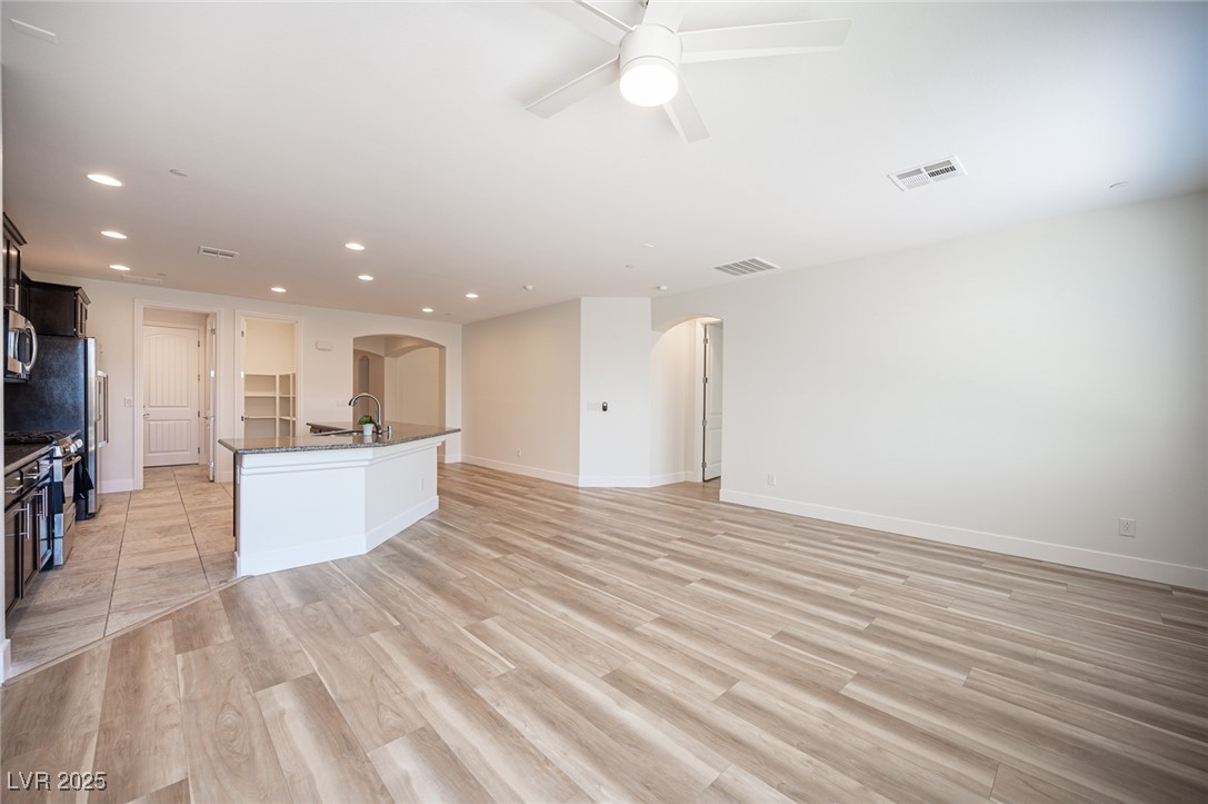 1617 Meadow Bluffs Avenue Property Photo 24