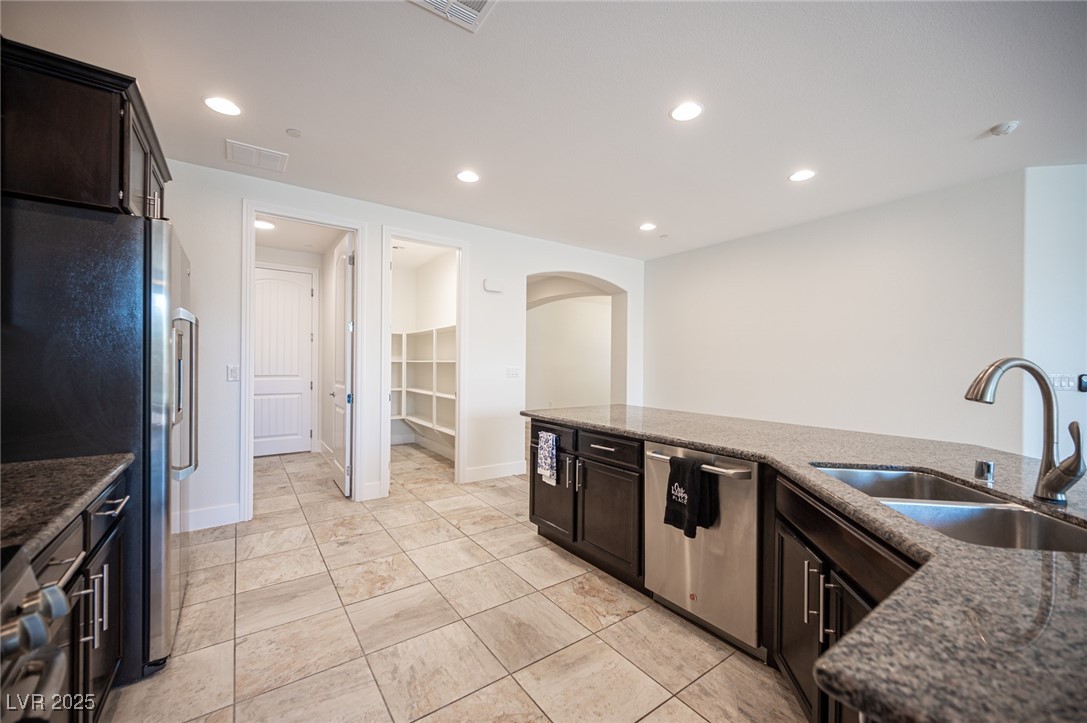 1617 Meadow Bluffs Avenue Property Photo 35