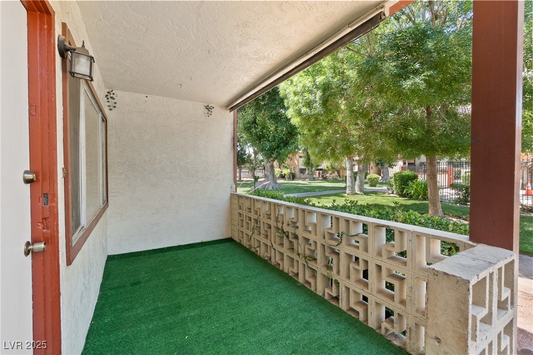 350 East Desert Inn Road D104 Property Photo 2