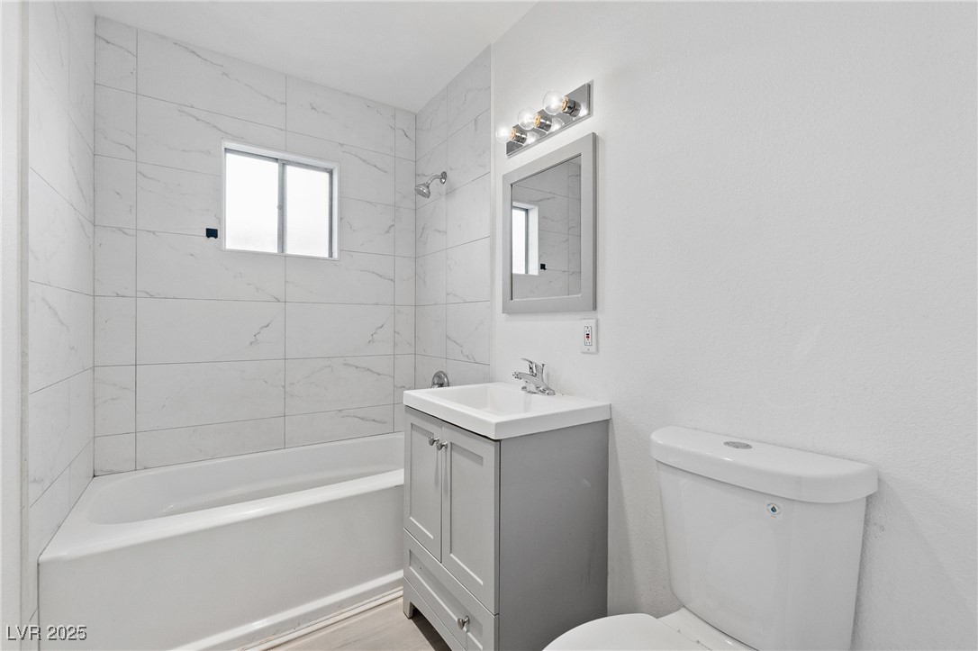 350 East Desert Inn Road D104 Property Photo 16